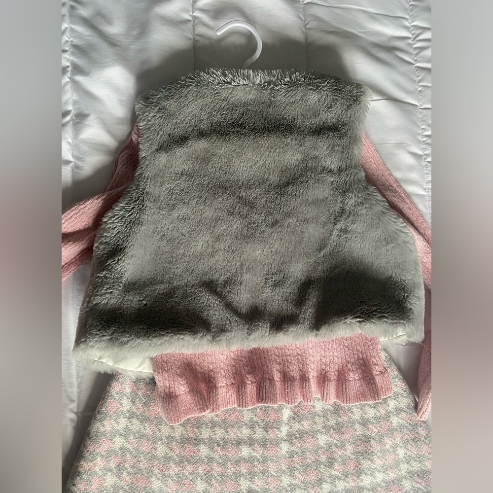 Pink and Gray sweater skirt furry vest set Girls size 5/6 Rachel Zoe - Picture 2 of 8